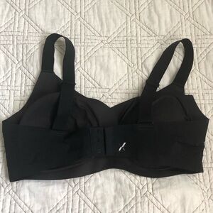 Knix v-neck Revolution bra size 7+